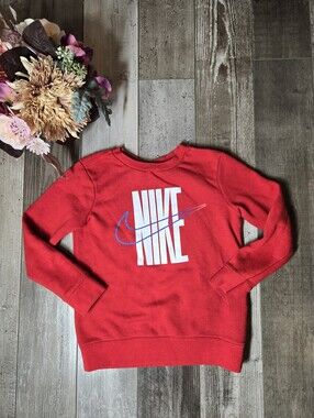 Nike Boys Red Fleece‑Lined Crewneck Sweatshirt – Size 5/6